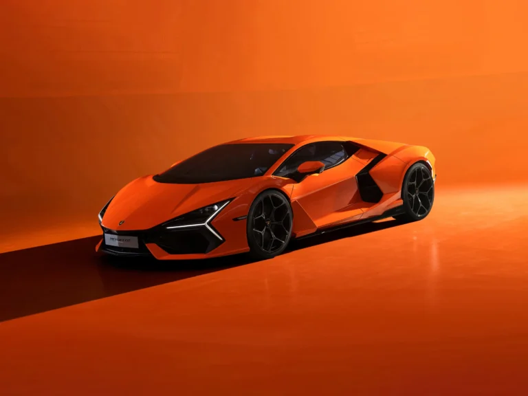 Lamborghini-Revuelto-Featured-Gear